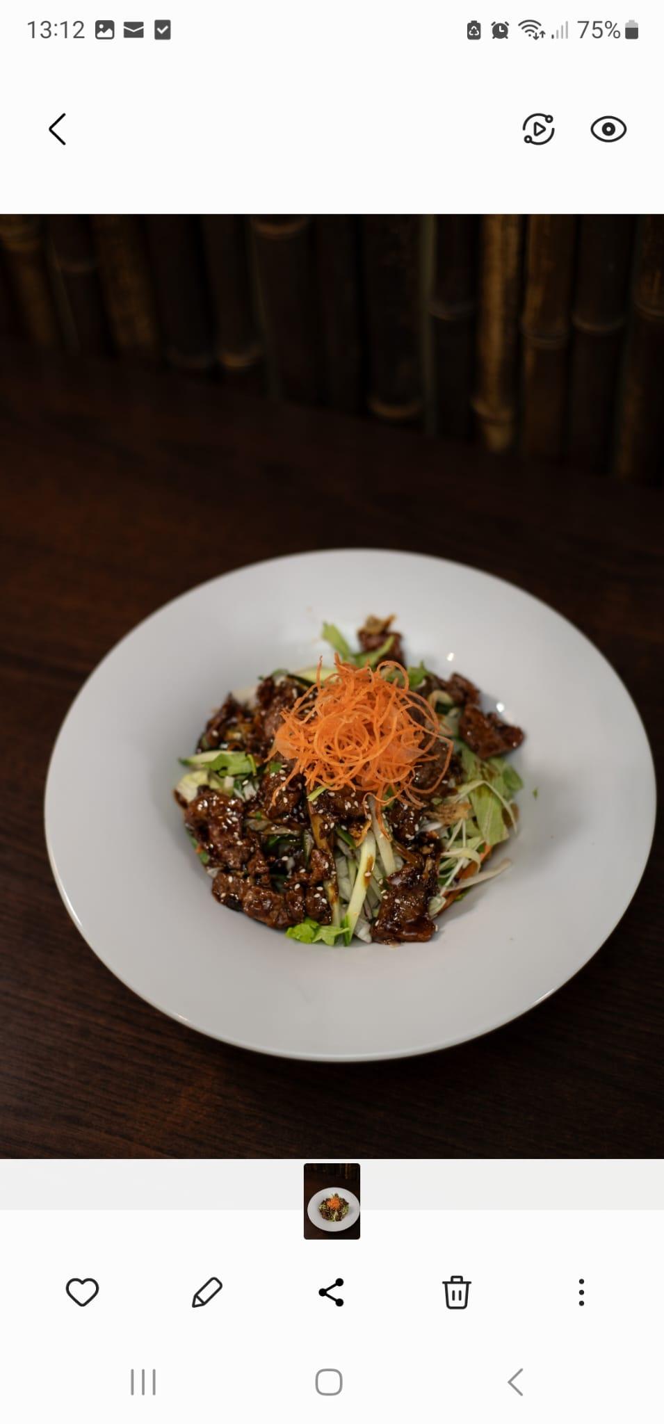 Bun Bo Nam Bo - Würzigem Rindfleisch gebraten