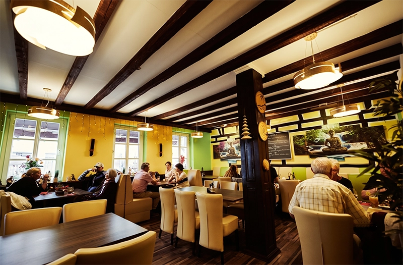 Einladende Restaurantatmosphäre