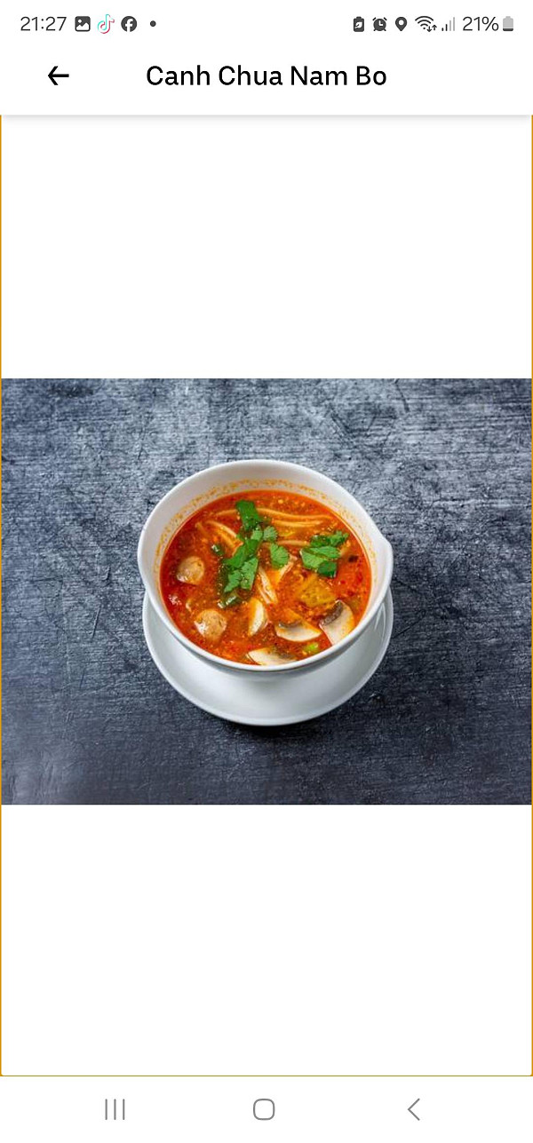 Canh Chua Nam Bo mit Lachs